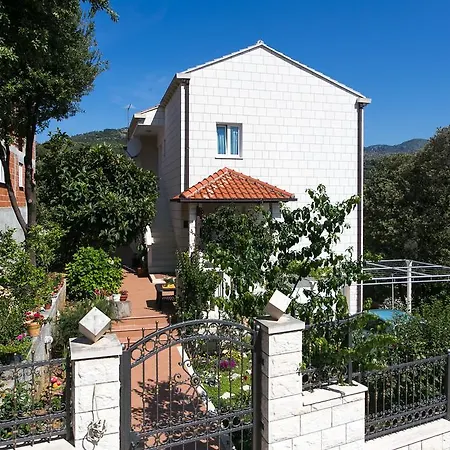Marina Apartman